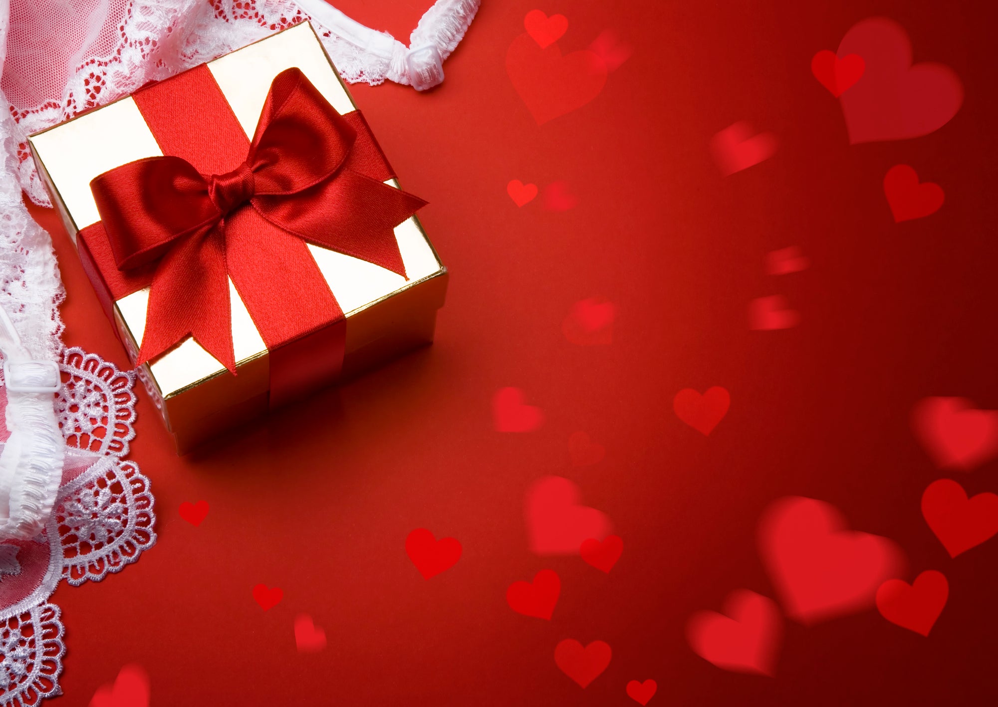 Lingerie: Men go offline to shop for lingerie as V-Day gift